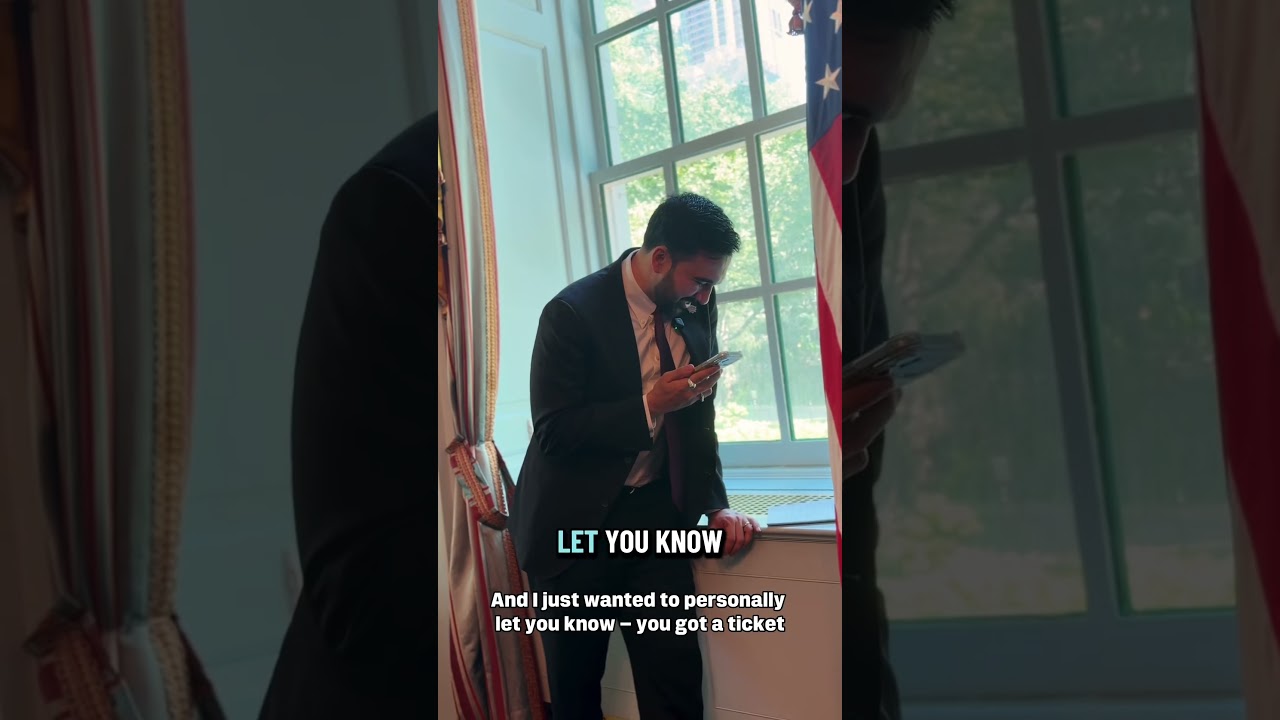 Beautiful! Mayor Mamdani calls New Yorkers to give them good news about World Cup tix ⚽️❤️ #shorts