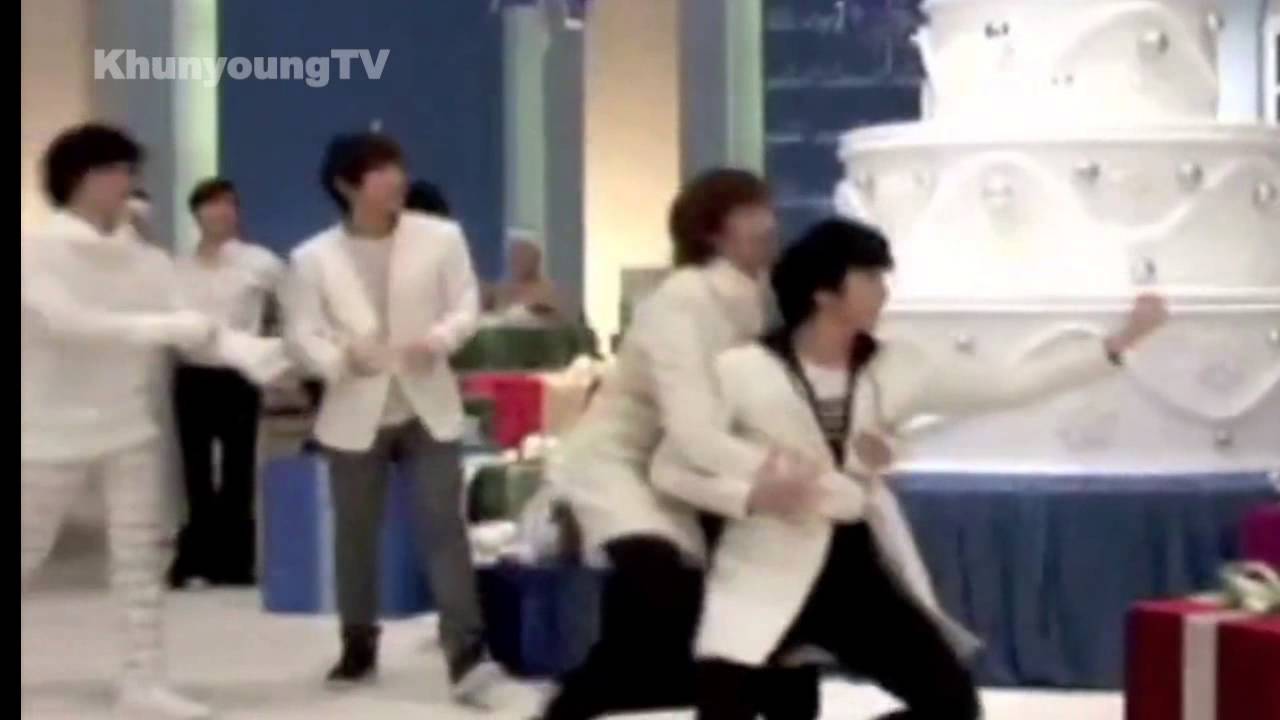 Khunyoung Moment #38: Deliberate Touches