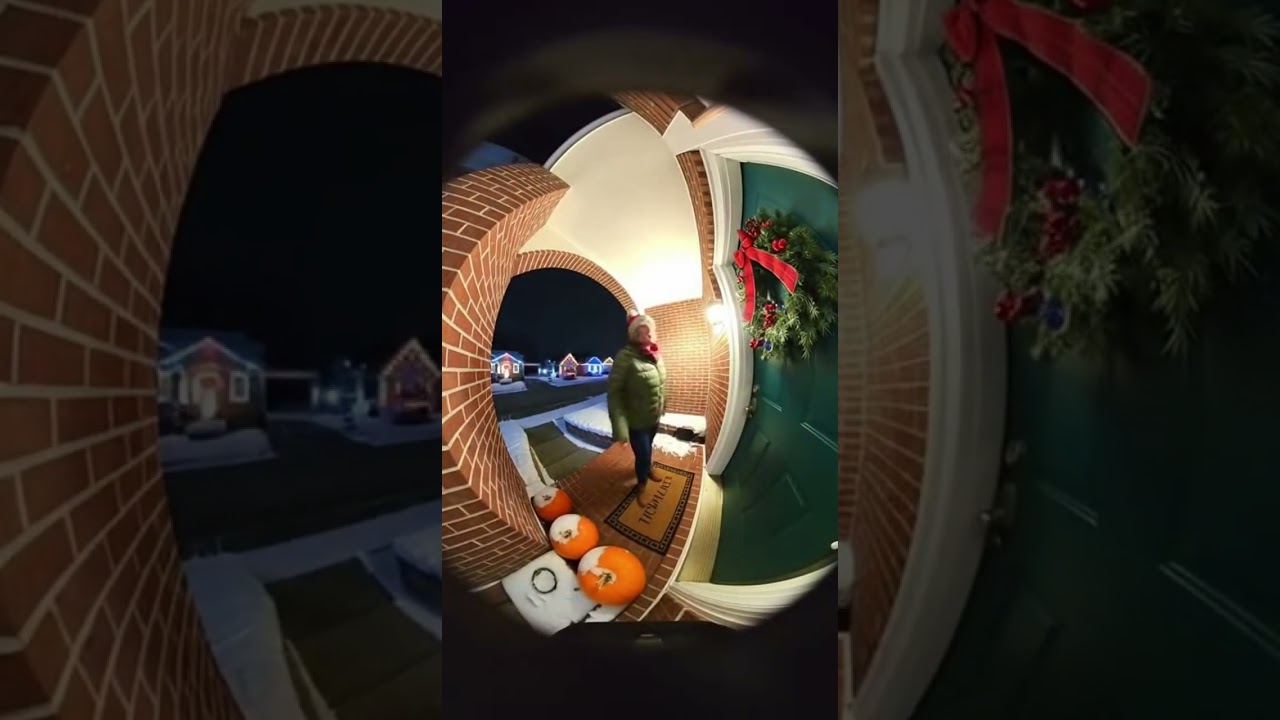 Christmas HOA Karen Gets Instant Karma From a Neighbor Who Stands Up 