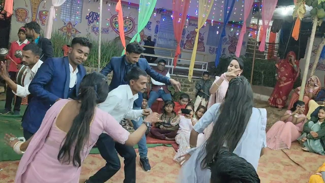 बरेली लड़की लड़कियों का नाच राई डांस बघेली नाच रीवा सीधी सिमरिया#dance #deshiboypradeep 