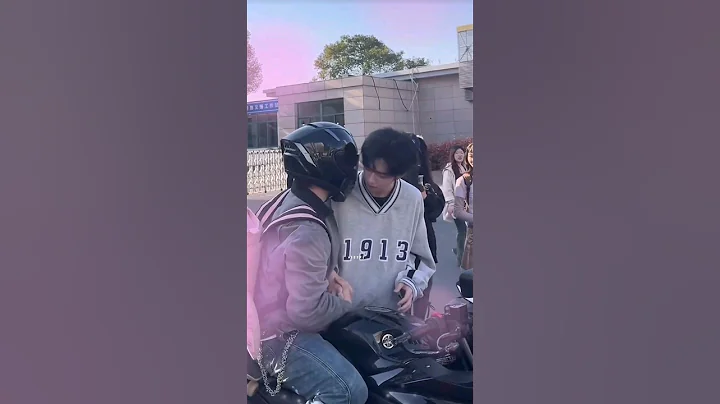 I think I prefer him, I'm sorry 🤭 #bl #boyslove #kleyttonherivelto #blseries #bledit #lgbt #lovekiss