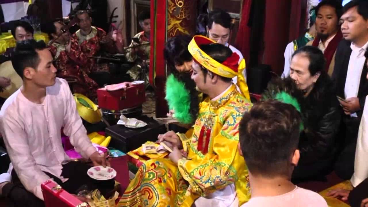 Hầu Đồng Nguyễn Văn Được mừng đồng 30 năm-12