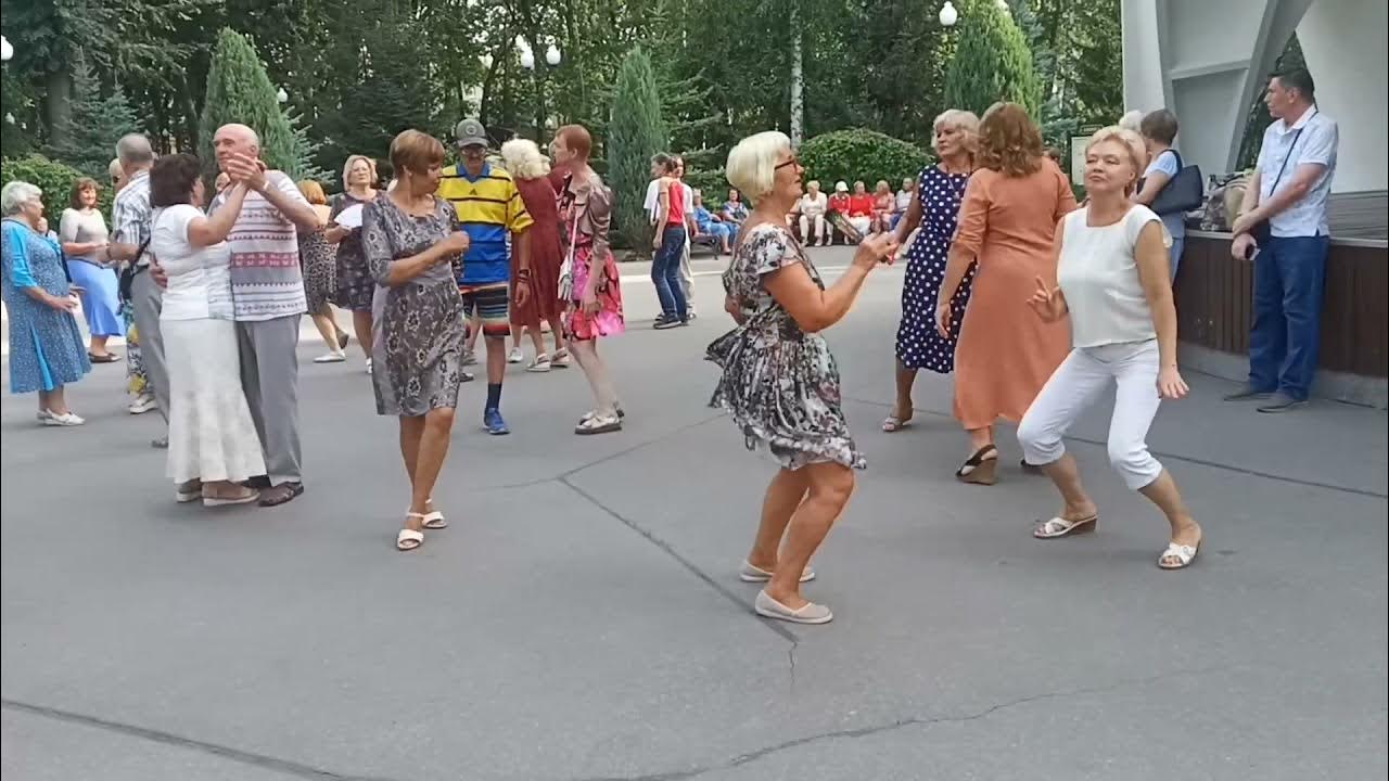 Шлепали пятки когда убегала без оглядки. Танцы на тнт шлепали шлепки.