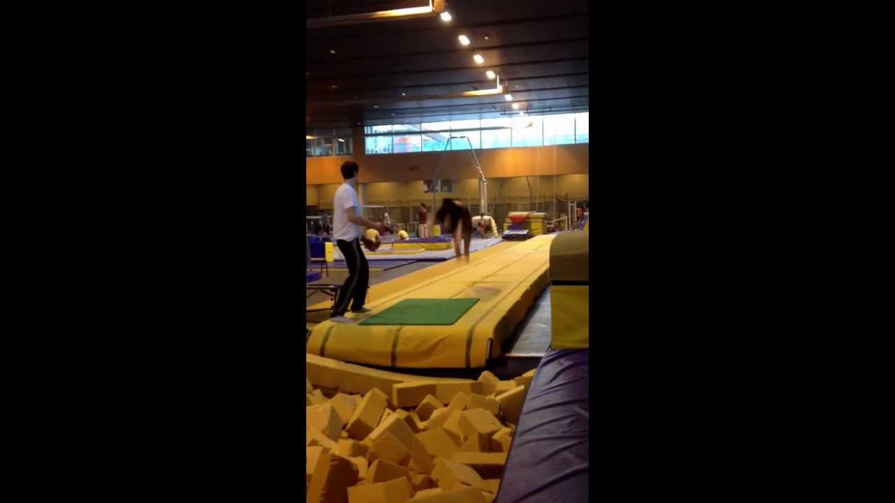Rondade Flip Double Salto Arrière