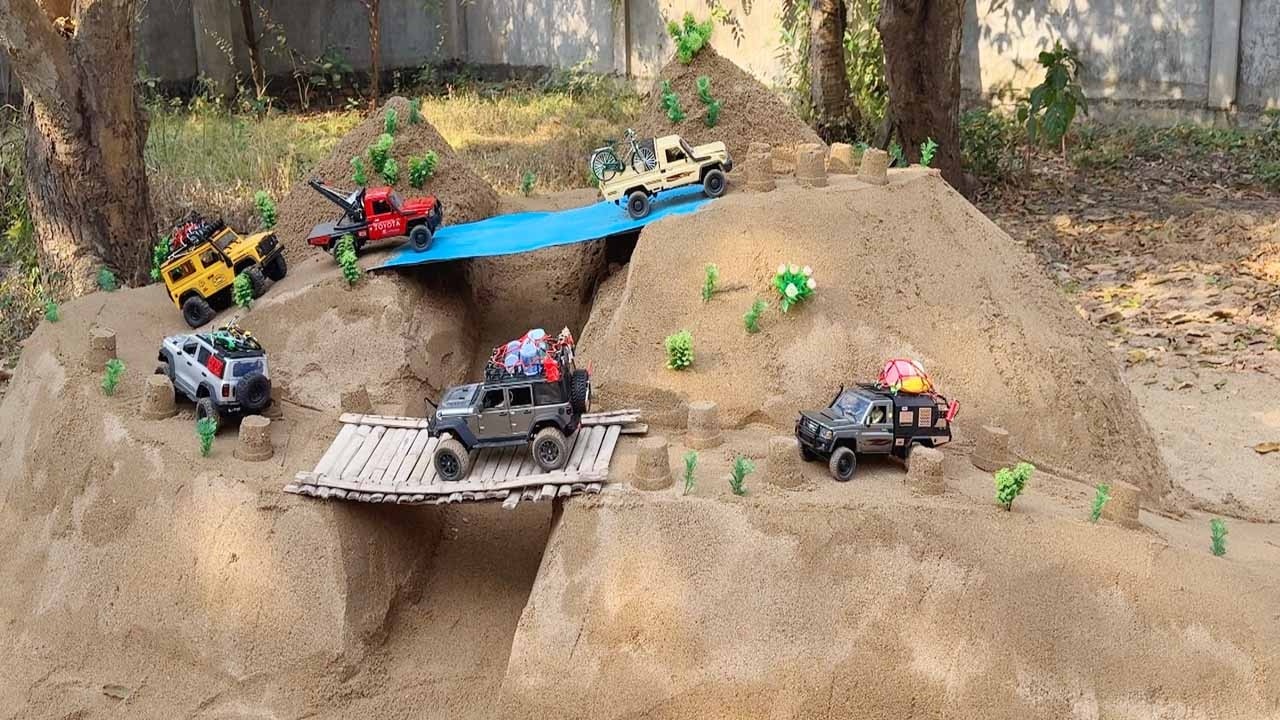RC Off Road Climbing On Sand Hill With Obstacles Simulation & Crossing Mini Bridges Challenge!