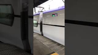 E353系特急かいじ号到着