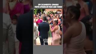 Em casamento, Simone Mendes se esconde de Simaria que tenta aparecer mais que os noivos