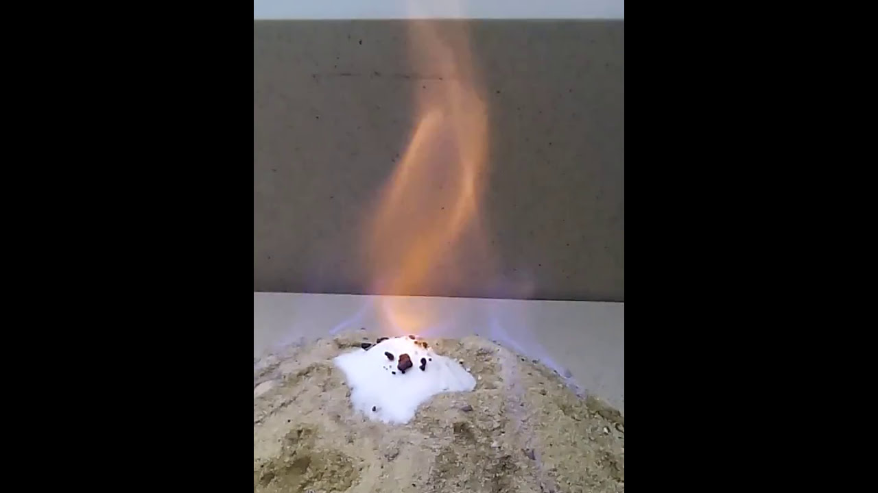 Фараонова змея из сахара и соды