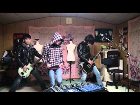 ROCKET　DIVE(hide）コピーしてみました。RAFFLESIA　オリジナルもやってます。
