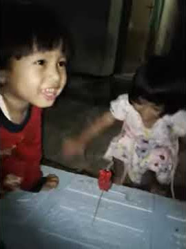 anak kecil nyanyi lagu ulang tahun.. lucu bikin ngakak..