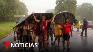 La caravana migrante continúa a pesar del mal tiempo | Noticias Telemundo