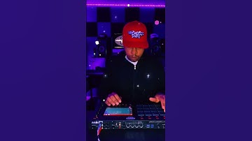 😎 Making A Boombap Type Beat Akai MPC Live MKII #typebeat #sampletypebeat #shorts