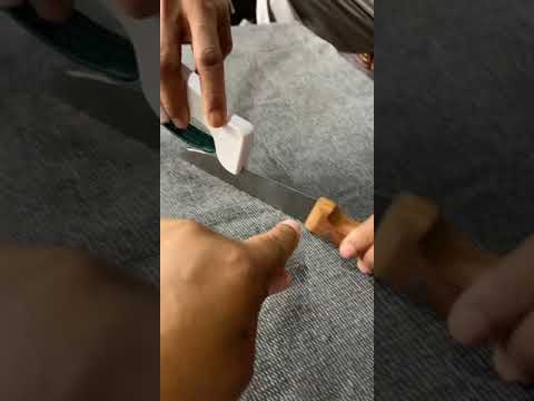 الطريقة الآمنة والصحية لإستخدام مسن السكاكين المجهز بشفرات الفولاذ