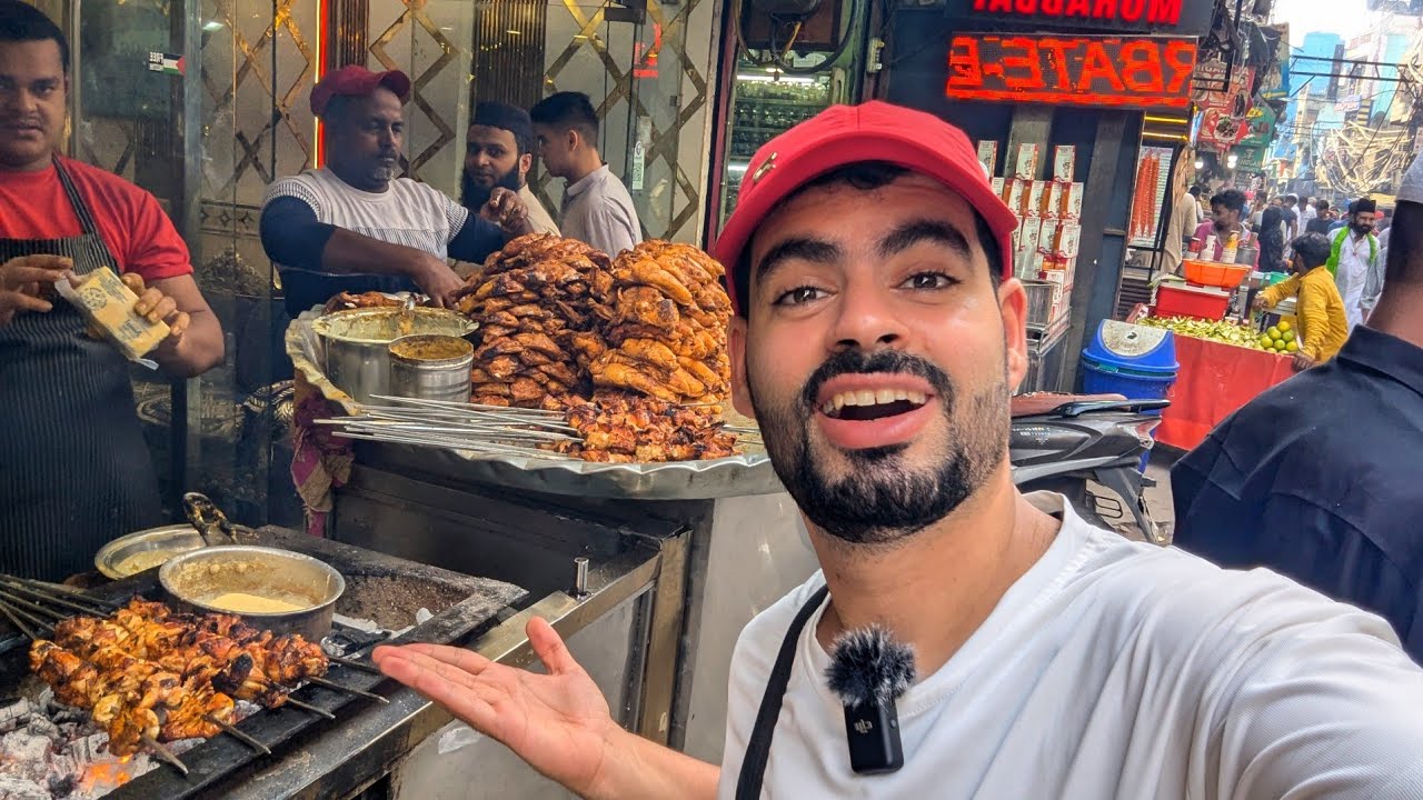 جوله في احياء المسلمين في الهند 🇮🇳 اكبر شارع للاكلات الشعبية😬