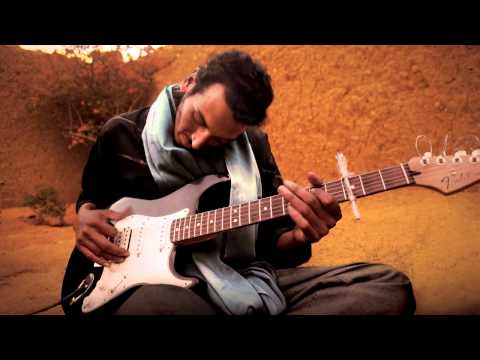 Bombino - Agadez - 11 - Mahegagh (What Shall I Do) BONUS TRACK.