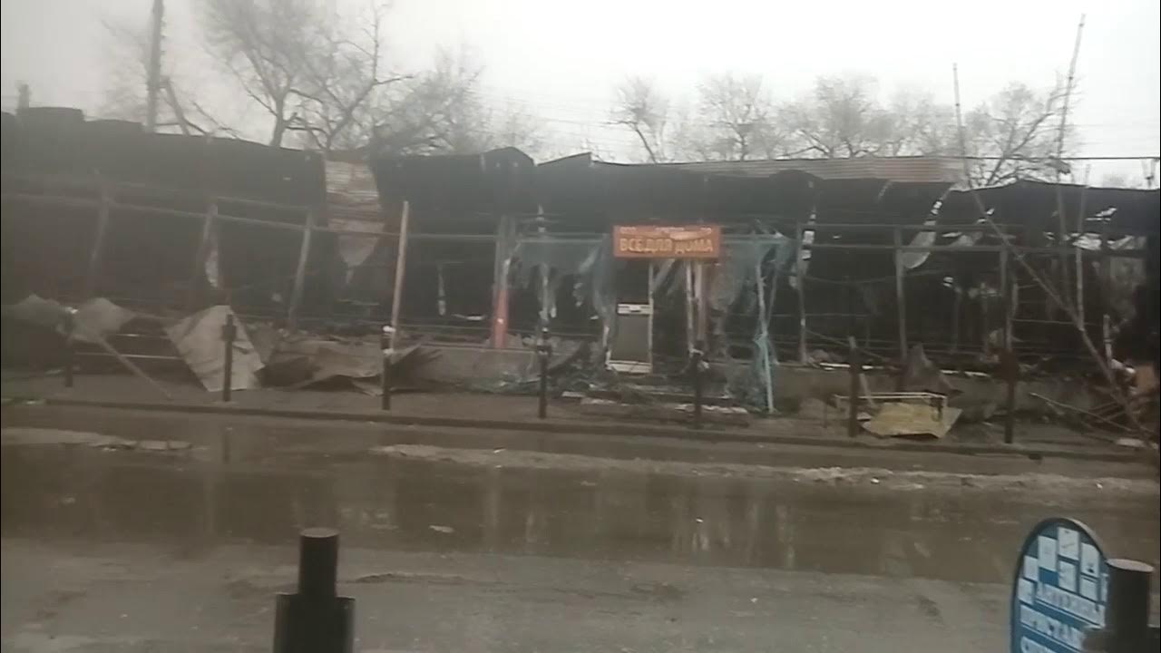 Астрахань большие сады пожар. Горит рынок большие исады. Пожар в астрахани сегодня большие исады. Пожар в астрахани на рынке большие исады. Большие исады в астрахани сгорели.