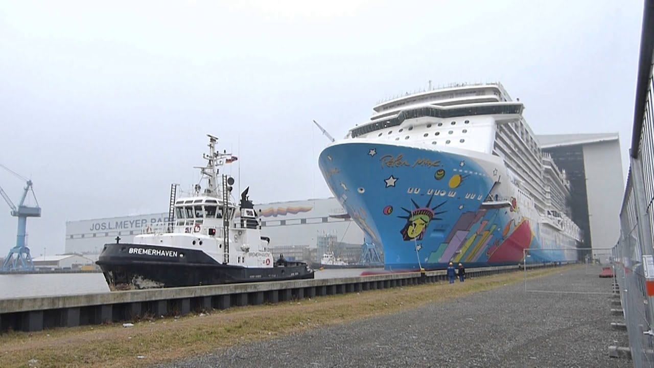 NORWEGIAN BREAKAWAY Ausdocken / Float Out 26.02.2013