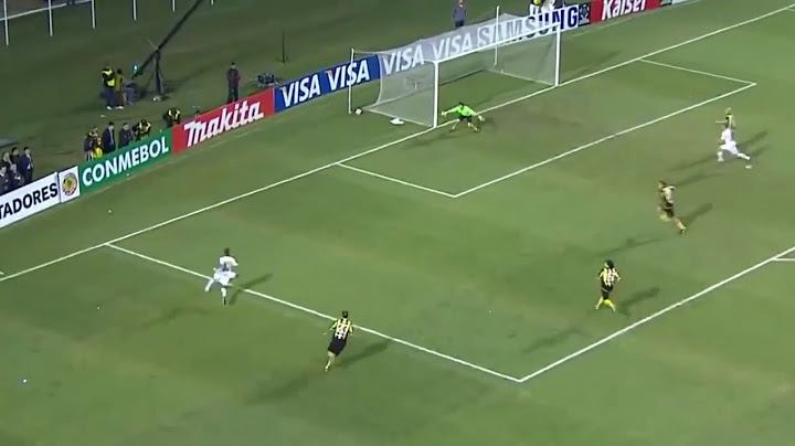 Veja a reação do narrador ao ver que o Zé Love perdeu um gol feito
