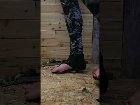 Model train crush in sandals #crushexperiment #crushingtime #asmrcrush #modeltrain #asmrcrunch