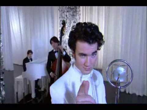 The Jonas Brothers - I Left My Heart in Scandinavia - Kevin Sings ...