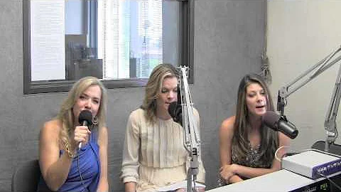 The Pyle Sisters sing live on Carolyn Fox's Hollyw...