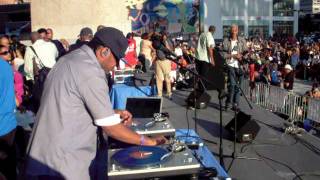 98.7 KISS FM,NYC reunion DJ Ace Live on stage 8-11-11 .AVI screenshot 5