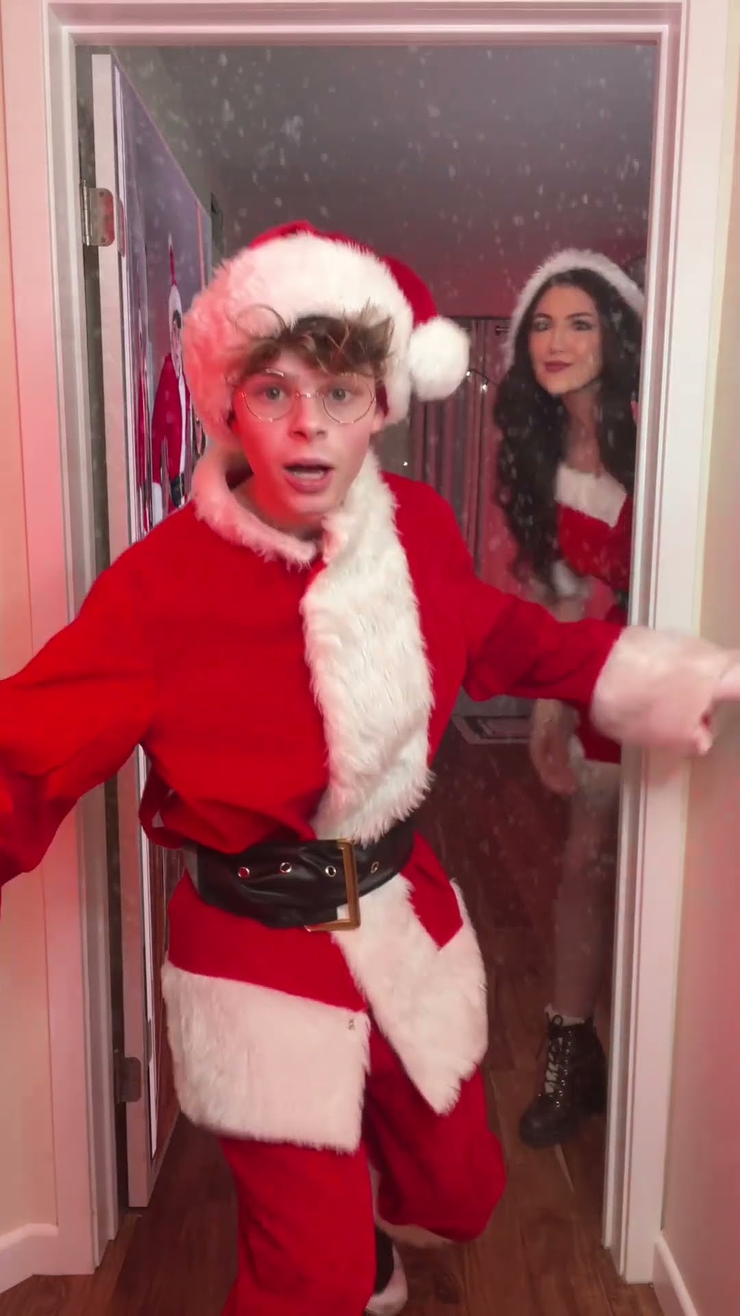 TRAPPED! Santa \u0026 Mrs. Claus?!?! Merrick \u0026 @rachelmichellepizzolato Christmas! #vfx #perfectloop