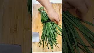 cutting spring onions skill #naturallife #naturalliving #naturalrurallife #vegetables #shortvideo