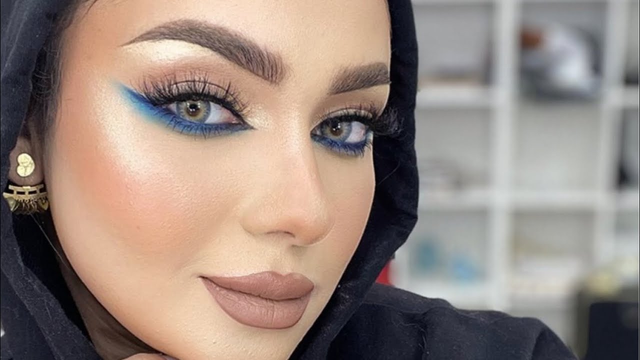 smoked under the eyeلوك الكحل الازرق