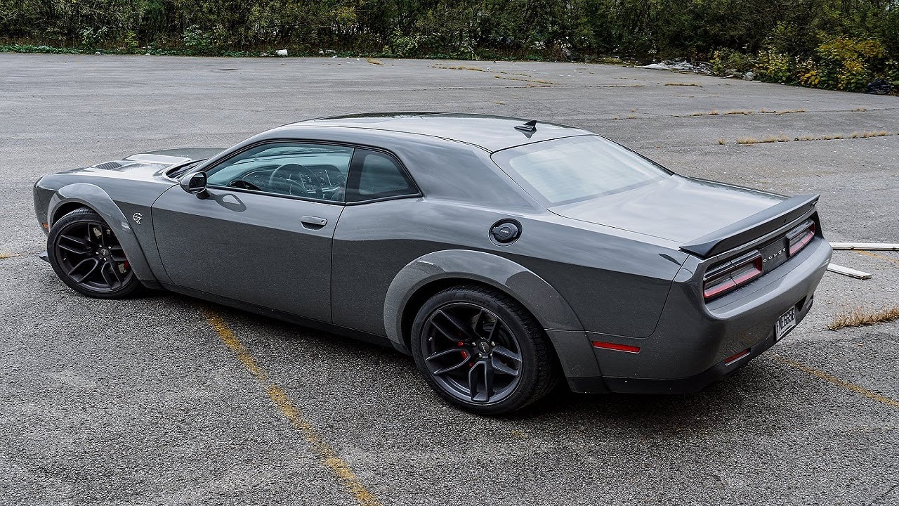 Dodge Challenger Rolling Shot