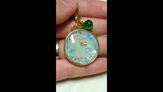 【UVレジン】       100均材料で！      レジンキーホルダー❤️