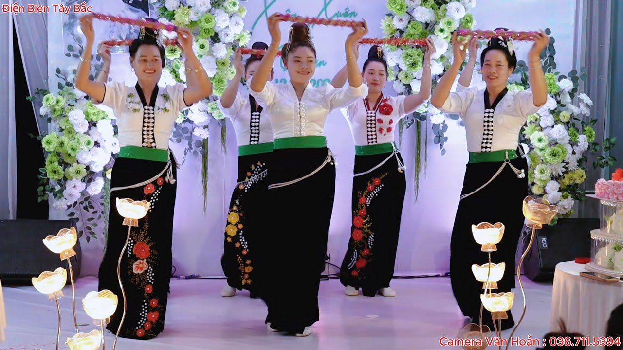 Múa khơ mú ĐVN Bản phiêng ban múa mừng lễ vu quy Xuân Xuân & Qinsen