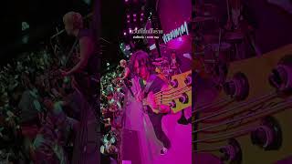 ฝากเสยงเบสแทนความรสกใหเธอกบเขา ฝากใหเขารกเธอมากกวาฉน เขารก