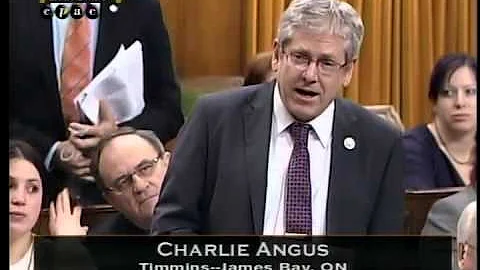 Charlie Angus praises mine rescue