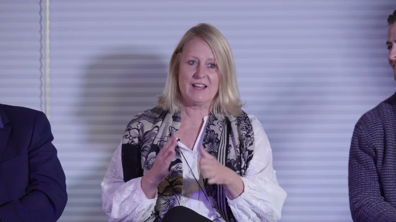 Панельная дискуссия «С первого дня 2025 года» в Лос-Анджелесе: Прислушиваясь к мнению сотрудников...