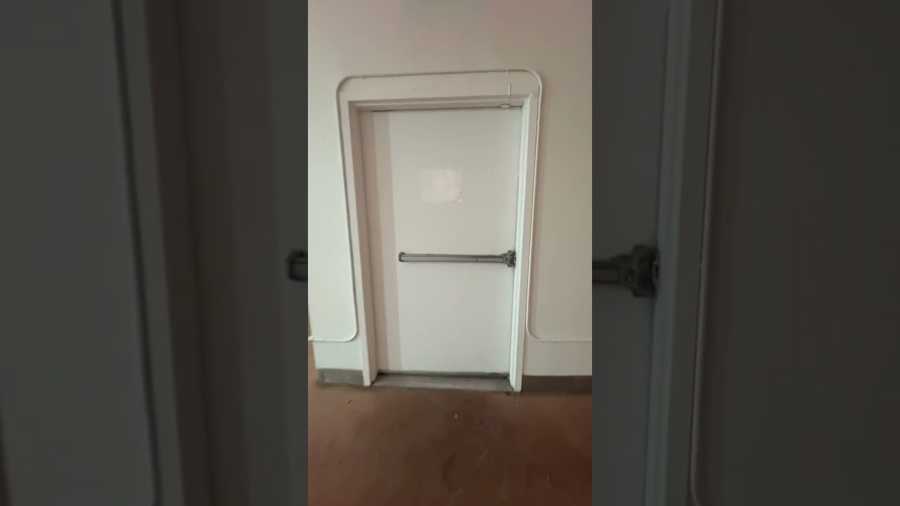 37 Union Square W $1.1M annual rent 4200sf ground 4500sf lower