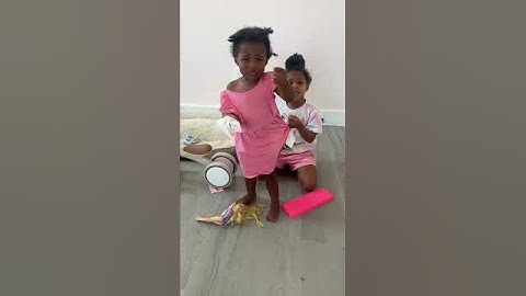 Mom Catches Big Sister CLEANING Baby Sister POOP Because Of This.. #shorts