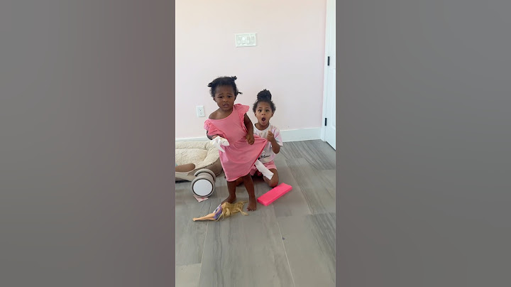 Mom Catches Big Sister CLEANING Baby Sister POOP Because Of This.. #shorts