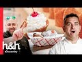 Buddy y Duff preparan y sirven dulces a 50 admiradores en una feria | Buddy vs Duff | Discovery H&H