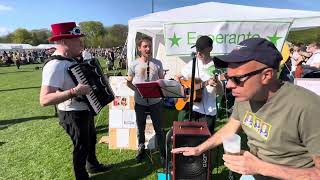 Esperanto informado dum la Internacia tago de solidareco 1.05.2025