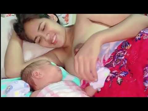 23 Beautiful Mummy Breastfeeding Her Baby