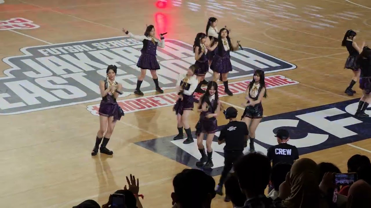 [TwistedCam] JKT48 #UGDarurat - Bibir yang Telah Dicuri Live @ Final Futsal Series GOR UNJ 24 Feb'25