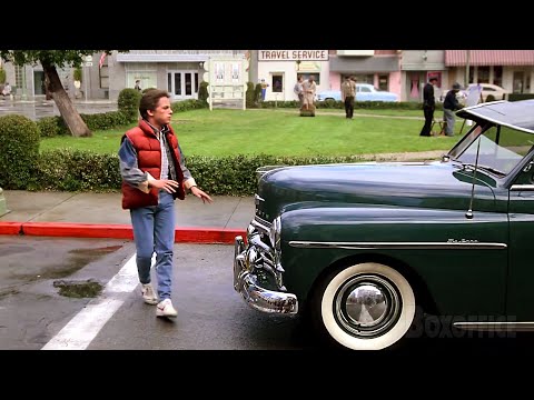 Marty découvre Hill Valley en 1955 | Retour vers le futur | Extrait VF