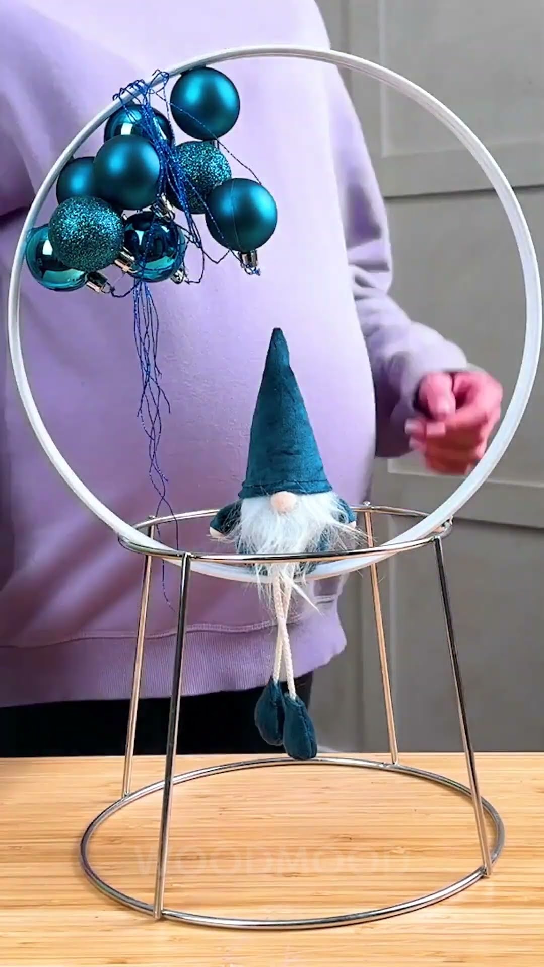 A Mom-to-Be Creates Fun New Year's Decor for the Kids' Room