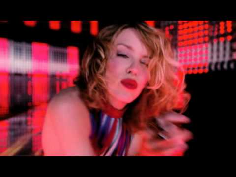 Video: Kylie Minogue este cea mai elegantă din Marea Britanie