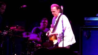 JOHN HIATT - Crossing Muddy Waters - Summerfest 2010.MOV