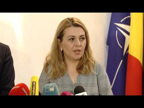 Zilnic, peste o mie de moldoveni depun cereri pentru a obține cetățenia română tv8 italia