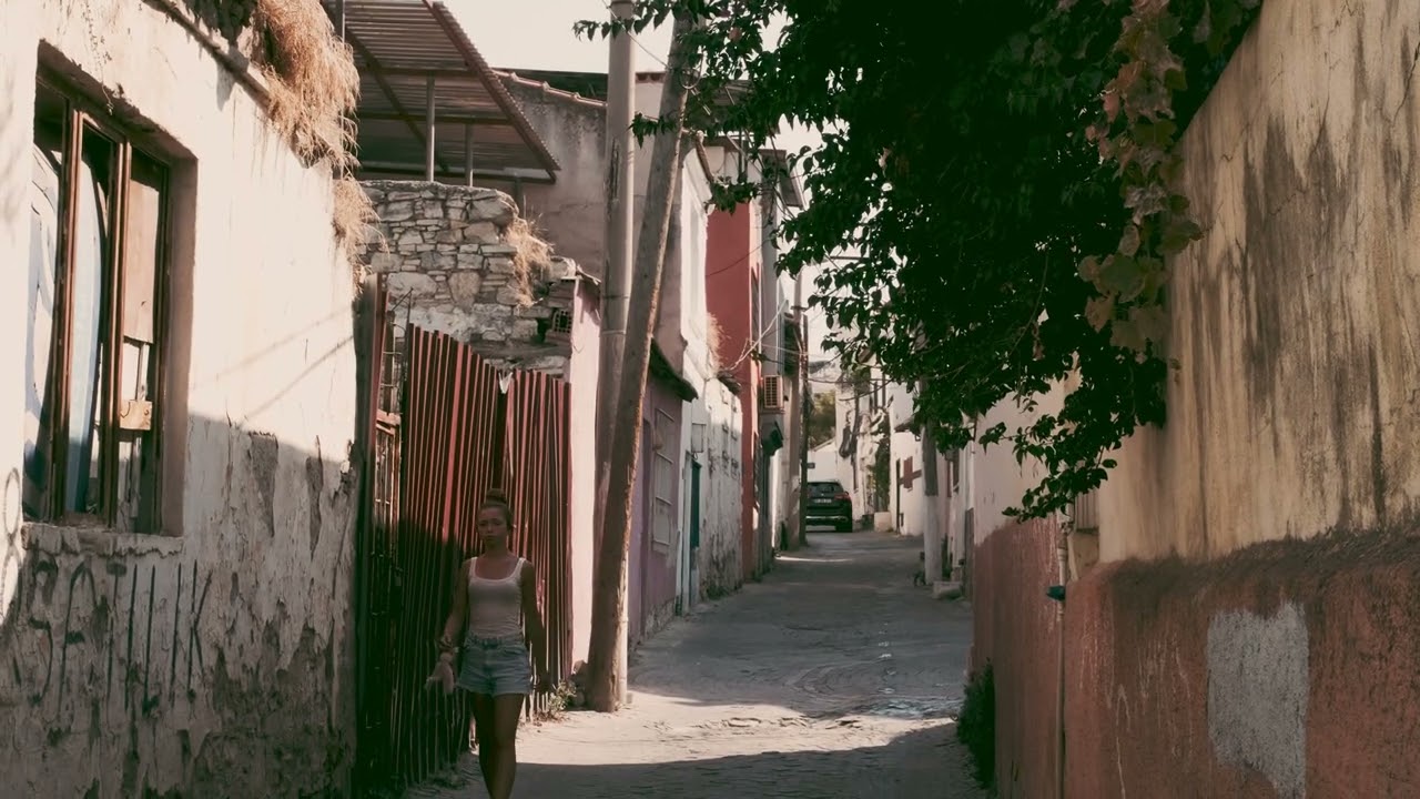 #Kuşadası Sokakları - Sizce Bu Video Ne Zaman Çekilmiştir?