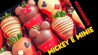 Aprenda a fazer morangos com chocolate decorados  do Mickey e Minie. #diadascrianças