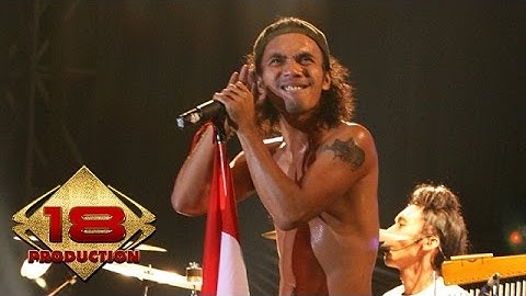 Slank - Solidaritas Slank  (Live Konser Kota Bumi Lampung 29 Juni 2006)